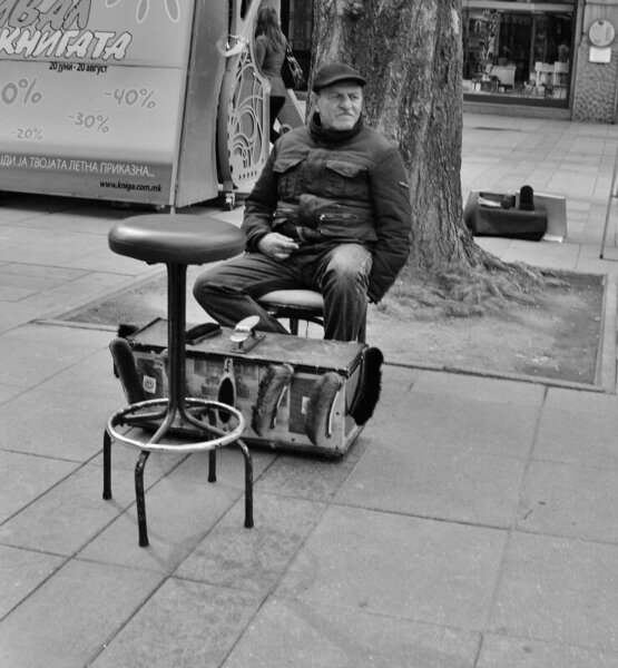 Shoeshiner of Skopje.jpg